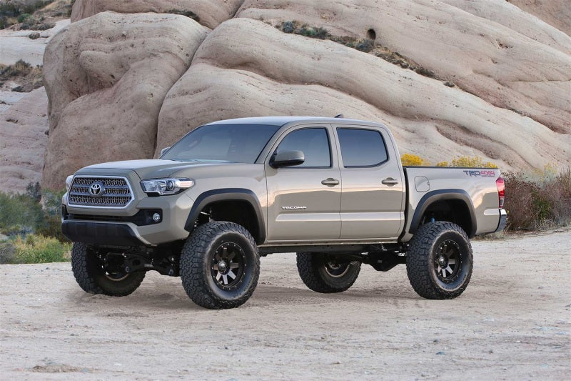 Fabtech 16-19 Toyota Tacoma 4WD/2WD 6 Lug 6in Lift System - Component Box 1