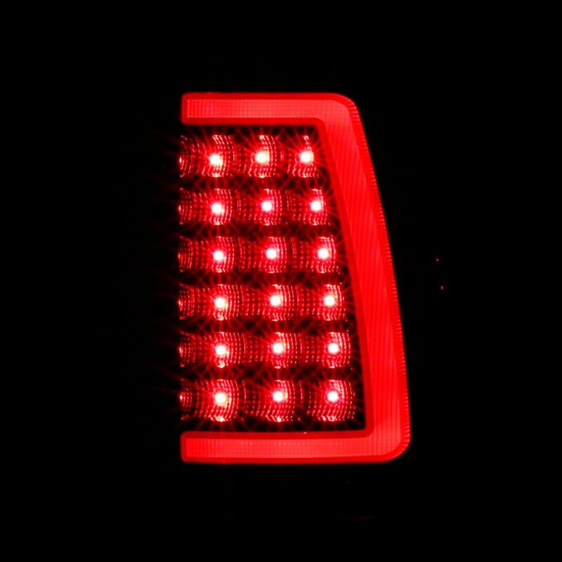 Raxiom 03-06 Chevrolet Silverado 1500 Fleetside Axial Series LED Tail Lights- Black - Clear Lens