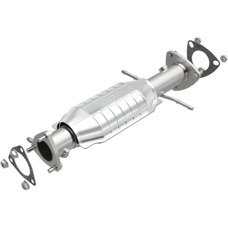 MagnaFlow Direct Fit Catalytic Converter 96-99 S10/Sanoma 4WD 4.3L