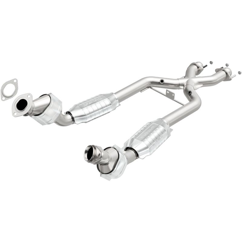 MagnaFlow Direct Fit Catalytic Converter 96-98 4.6L *California*